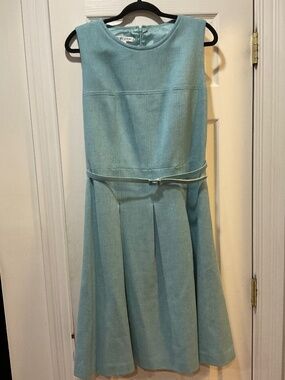 Vintage Pendleton 100% Virgin Wool Belted Dress Size 14. Made in the USA